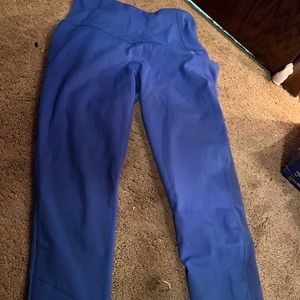 yogalicious blue small leggings. Never worn.